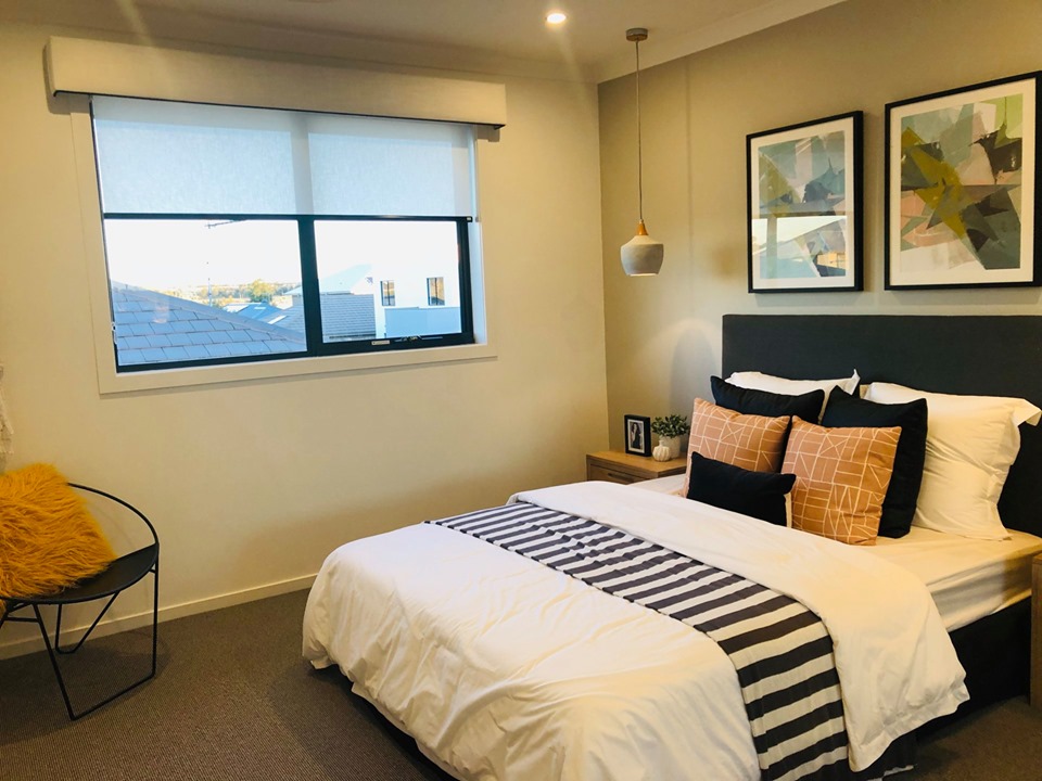 Phòng ngủ của biệt thự Sydney Úc được thiết kế cửa sổ để tăng ánh sáng tự nhiên
